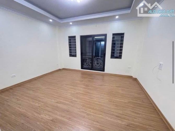 Bán nhà Văn Hương - 35m2 - 6,5tỷ - 40m ra phố - nhà mới,chắc chắn - 4