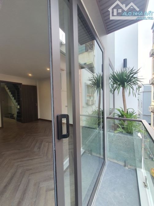 Bán nhà Phố Cổ Linh Long Biên, DT: 34m2, thiết kế đẹp, công năng sạch, giá chào 5 tỷ 800. - 4
