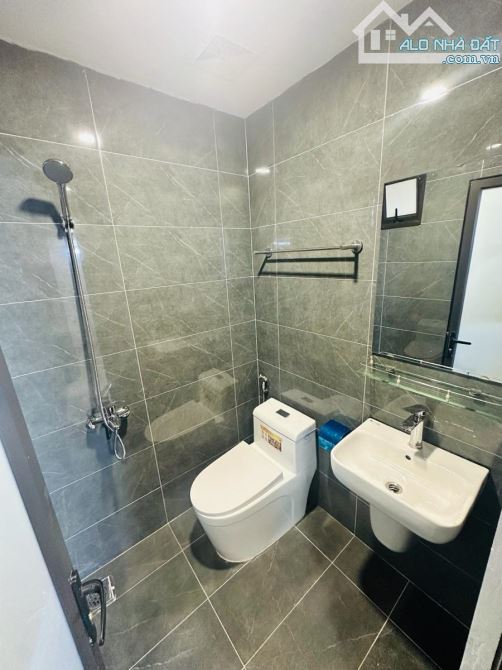 Bán gấp toà CCMN ngõ 78 đường Quang Tiến. Nam Từ Liêm DT85m x 7T. MT 4.5m. Giá 17.85 tỷ - 4