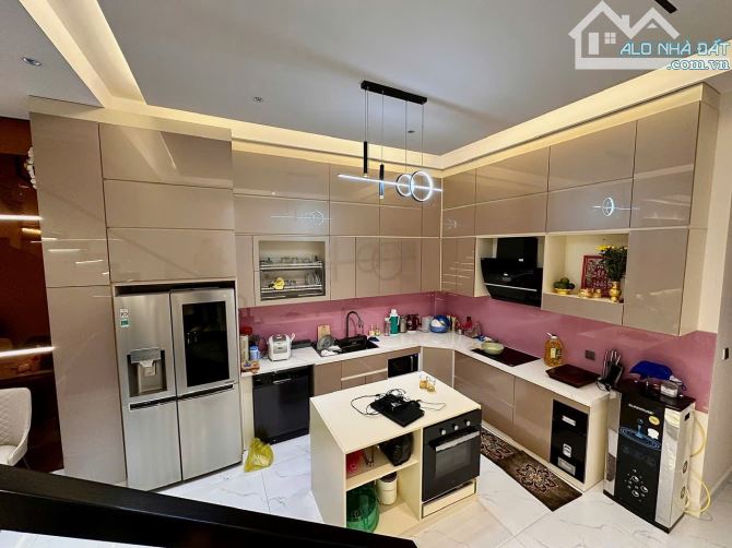 122m2 _ NHÀ PHỐ MỚI HIỆN ĐẠI_  MẶT TIỀN ĐƯỜNG PHƯỜNG 9 - 4