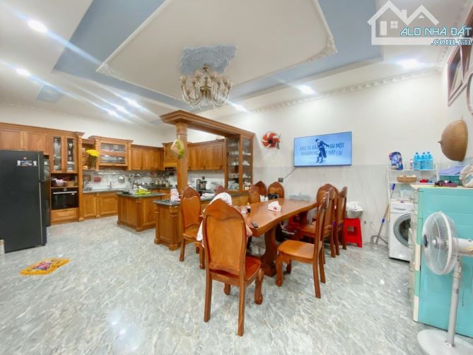 NHÀ ĐẸP, HẺM THÔNG RỘNG, NỘI THẤT XỊN XÒ, GẦN NÚT GIAO GÒ DƯA, 12X18, CHỈ 35 TỶ. - 4
