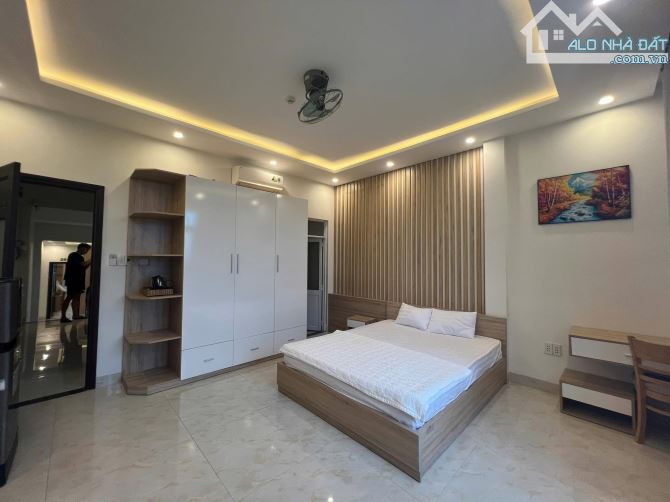 Một toà căn hộ duy nhất 5 tầng- 9 phòng View trực diện biển đường Trường Sa -Giá chỉ 13t - 4