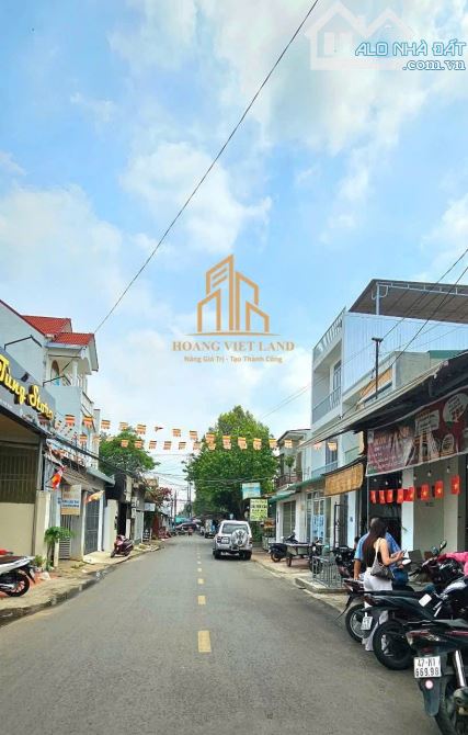 Bán nhà mê mặt tiền HOÀNG HOA THÁM – BMT( Ngã 3 HHT - Phan Bội Châu ).  – Diện tích : 5 x - 4