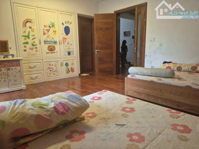 Biệt thự vườn Đào- Q. Tây Hồ- 231m2, xây 6 tầng cực đẹp - 4