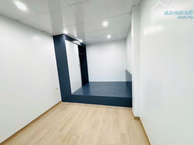 NHÀ ĐẸP Ở LUÔN PHỐ TÂN KHAI - HOÀNG MAI - Ô TÔ ĐỖ 43m2 chỉ hơn 2tỷ - 4