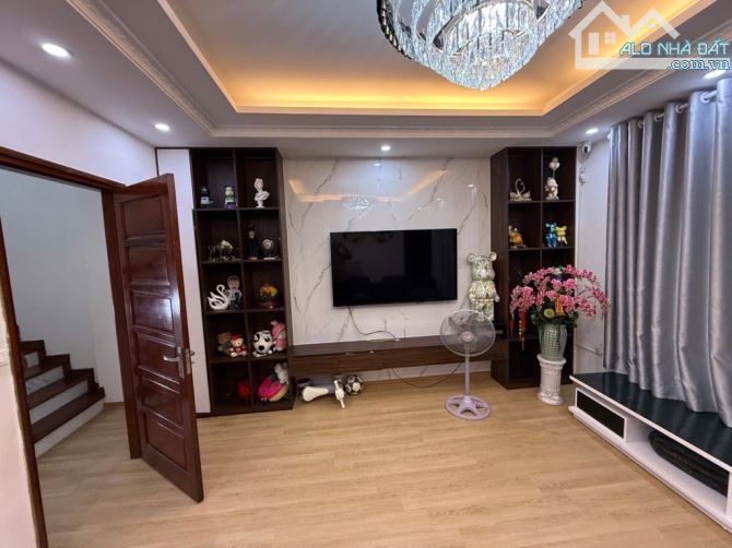 Nhà dân xây Trần Quốc Vượng - Cầu Giấy 45m2 xây 6 tầng nhỉnh 9 tỷ mặt tiền 5 mét - 🌺 TT C - 4