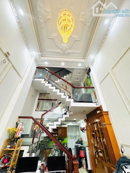 NHÀ XỊN 5 TẦNG  NỞ HẬU - HXH - BÌNH TÂN - 4*15 - NHỈNH 5 TỶ - 4