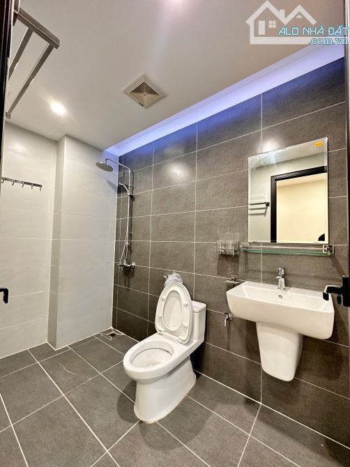 Trung tâm Đống Đa, phố Chùa Láng nhà đẹp ô tô ngủ trong nhà: 51m2, 6 tầng, MT 4.7m, 16 tỷ - 4