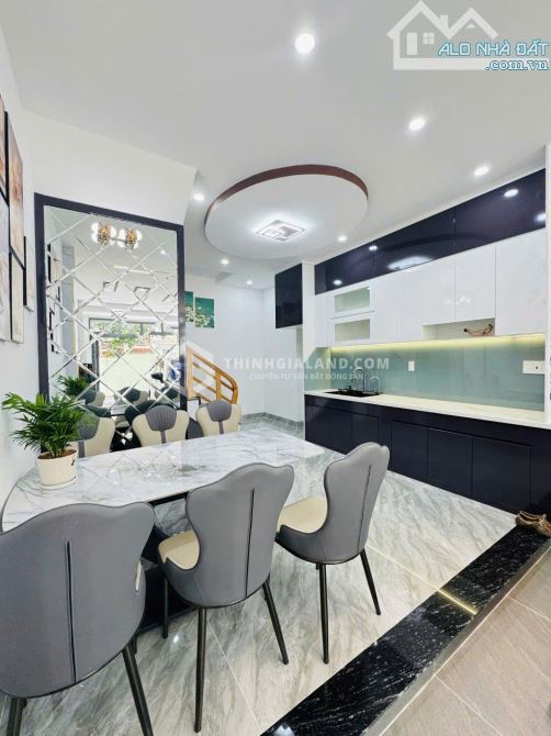 BÁN NHÀ MỚI XÂY 1 TRỆT 2 LẦU VÀO Ở LUÔN_GARA Ô TÔ_NGUYỄN KIM_PHƯỜNG 4_VŨNG TÀU_CHỈ 6.8 TỶ - 4