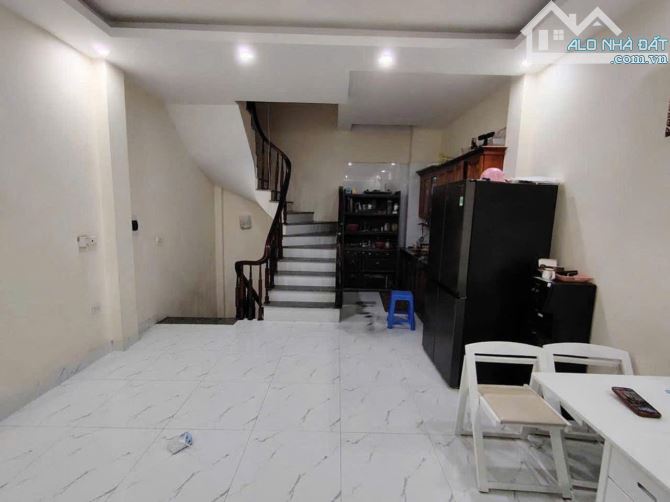 Bán nhà mặt trục chợ Đa Sĩ, kinh doanh cực tốt, DT35m2 5 tầng, ô tô chạy qua nhà giá 7.6tỷ - 4