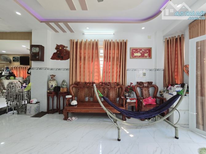 nhà lô góc 2 mặt tiền cực kỳ đẹp, khu dân cư văn minh đáng sống. - 4