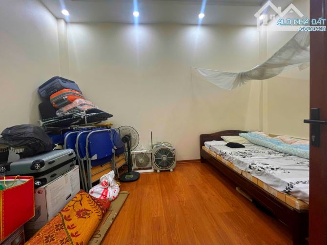 PHAN KẾ BÍNH - ĐỘI CẤN - CỐNG VỊ - BA ĐÌNH - THỰC TẾ 56M2 - 4,5 TẦNG - MT 4.5 - CHỈ 10.8 T - 4