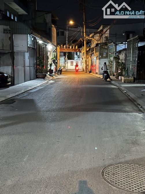 NHÀ 2 MẶT TIỀN ĐÔNG THẠNH KINH DOANH BUÔN BÁN TỐT. 68M2 6,3 TỶ. - 4