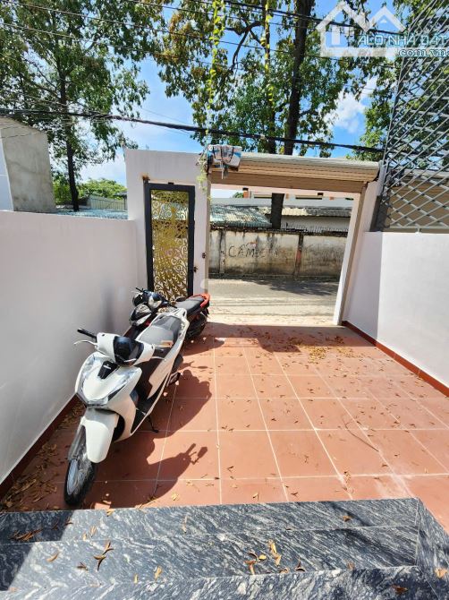 Bán nhà mới 1T1L+lửng 5x17.5m hoàn công, mặt tiền ĐT.743C p.Thái Hòa, tặng nội thất - 4