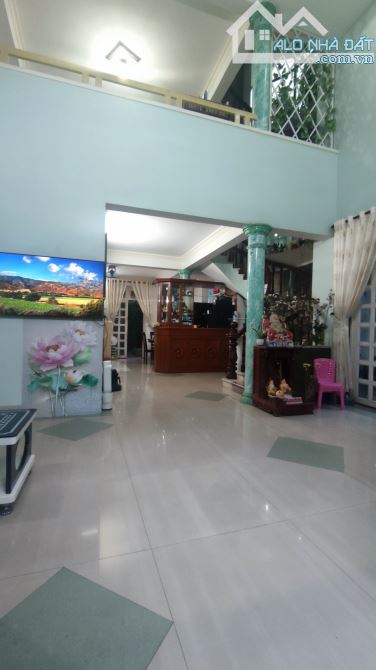 Bán nhà hẻm Tám Danh Phường 4 Quận 8. Nhà nở hậu, diện tích khủng, gần chợ Phạm Thế Hiển - 4