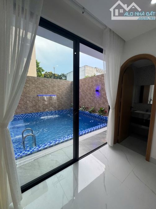 Villa mới 100% có hồ bơi - Cách biển Mỹ Khê 500m - Dòng tiền dự kiến 50tr/th - Chỉ 1x tỷ - 4