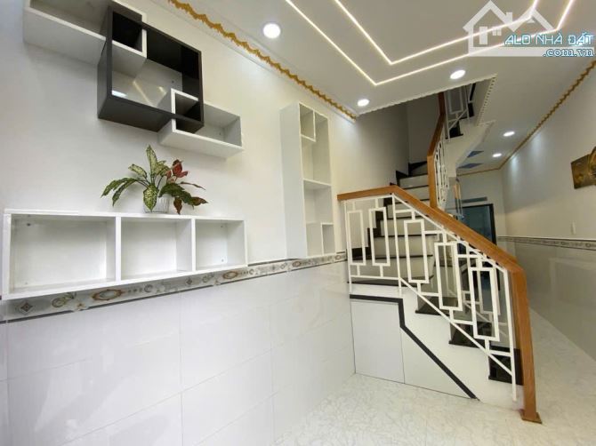 Nhà mới xây, 2 tầng 2 PN, 18m2 gần chợ Gò Xoài Bình Tân, chỉ 1.8 Tỷ, SHR - 4