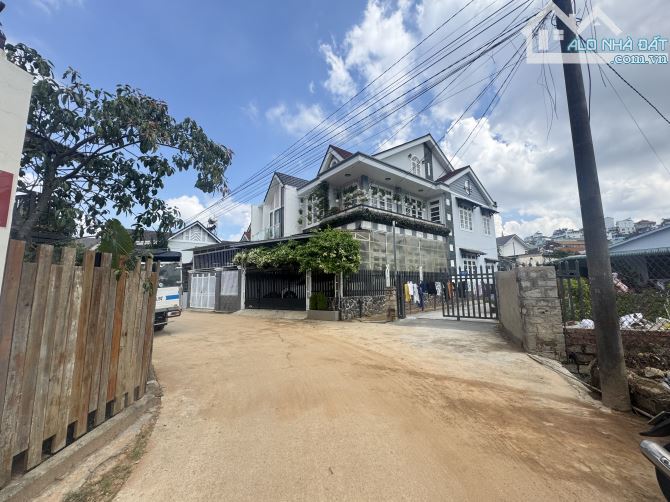 Bán lô đất 2 mặt tiền đường oto có sẵn nhà gỗ giá 13,5tỷ - 4