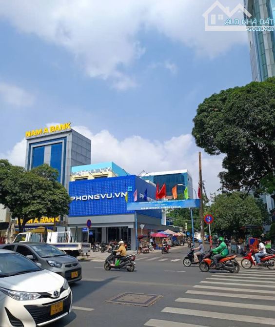 Góc 2MT Phan Đăng Lưu, Nguyễn Huy Tưởng.Q Bình Thạnh -DT:9x30m - 2 tầng - HĐT 200 triệu - - 4