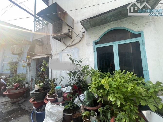 Nhà 90M2 - Ngang Lớn 11.5m - Trệt Lửng Rộng Rãi - Hém OTO đậu cửa - 4