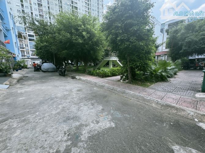 Bán Đất Đẹp Gần Đầm Sen -Hẻm Xe Hơi 8M - Trước Nhà Có Công Viên- 4,1x17.5M- Chỉ 7.9 Tỷ TL - 4