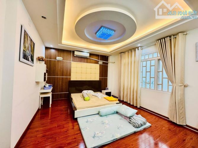 HÀNG HIẾM nhà 3tầng (7 x 18) nở 9m, hẻm 7.5m, 50m ra Mặt Tiền Thích Quảng Đức chỉ 170tr/m2 - 4