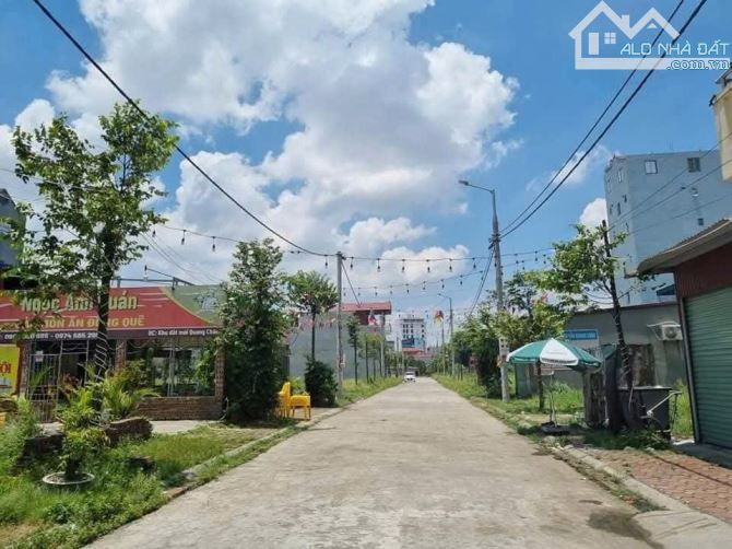 Cần bán 1 lô duy nhất đất Đồng Lớn Quang Châu- Việt Yên.chỉ  2.3ty - 4