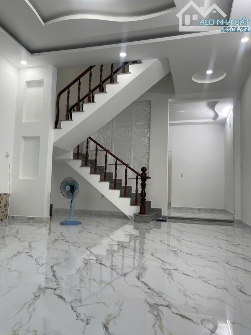Bán nhà 2 tầng  tiền nhựa KDMB. Xã Xuân Thới Sơn , HM. 103m2. Giá 5 tỷ 50tr - 4