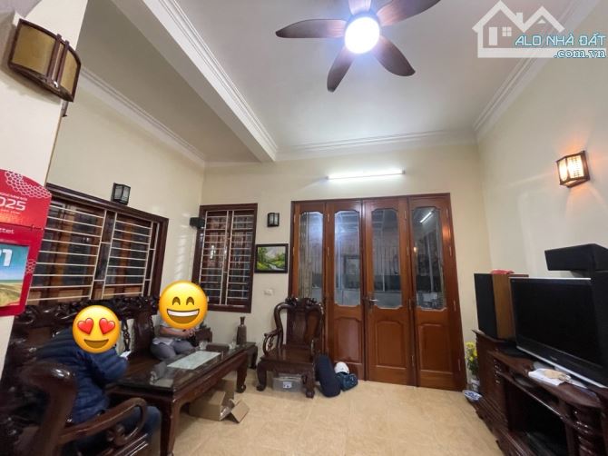 Nhà đẹp Nguyễn Đổng Chi lô góc oto tránh đỗ 105m*3T MT 17.2m giá 3x tỷ - 4