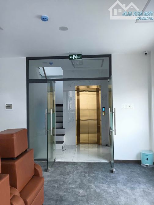 Giảm sâu 11 tỷ bán nhà MT Ngay Nguyễn Bình Khiêm Q.1 - 8.3x19m - 5 tầng - giá 79 tỷ. - 5