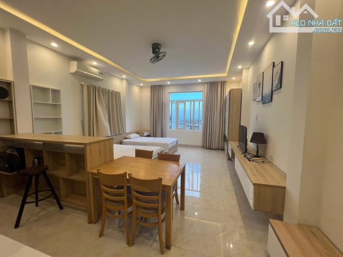 Một toà căn hộ duy nhất 5 tầng- 9 phòng View trực diện biển đường Trường Sa -Giá chỉ 13t - 5
