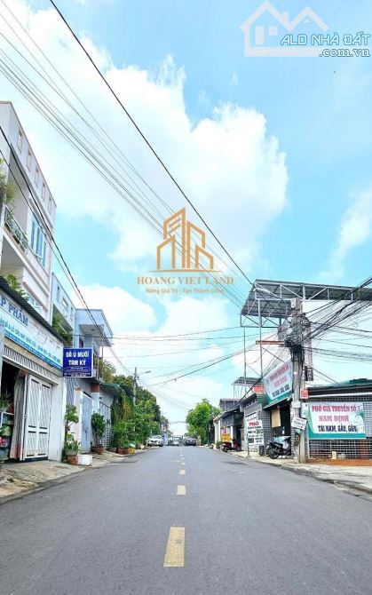 Bán nhà mê mặt tiền HOÀNG HOA THÁM – BMT( Ngã 3 HHT - Phan Bội Châu ).  – Diện tích : 5 x - 5