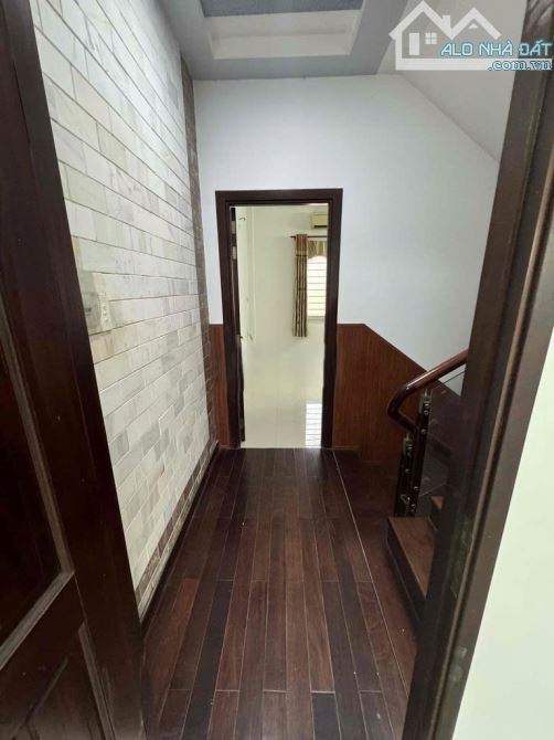 Nhà mặt tiền Nguyễn Thái Bình, DT 4,5 x 16, trệt 3 lầu, 6pn, 5wc, giá 29 tr - 5