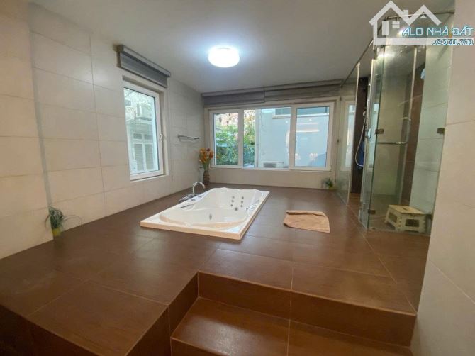 BÁN BIỆT THỰ VƯỜN ĐÀO- Q. TÂY HỒ- 368m2, 3 TẦNG, MẶT TIỀN 21m - 5