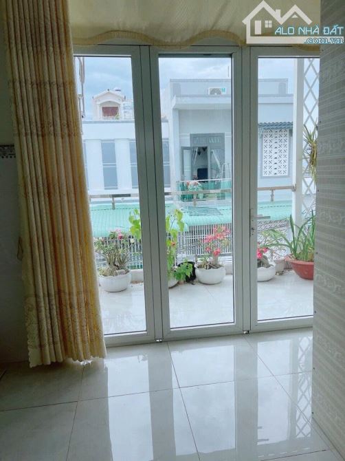 BÁN NHÀ CẤP 3- NỘI BỘ ĐƯỜNG HÀN THUYÊN - P. LẠC ĐẠO - TP. PHAN THIẾT.  - Diện tích: 60 m2 - 5