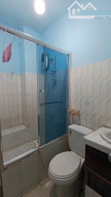Ngộp bank bán gấp nhà HBG 05 Liên tỉnh 5, P5 Q8. DT 59m2. Giá chỉ 4,6tỷ - 5