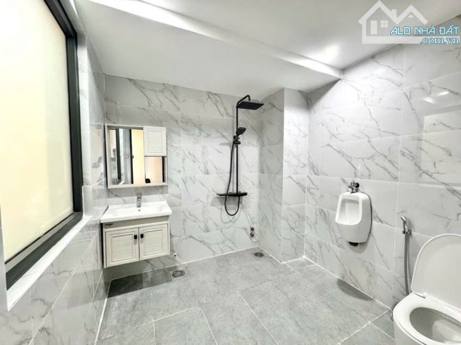 Bán Gấp Nhà Mới có Nội Thất cạnh Nguyên Hồng G.Vấp 4tầng 230m2 hơn 6tỷ hẻm 3m cách MT 50m - 5