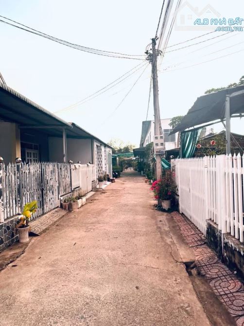 Bán gấp căn nhà ở Đ. Kênh T2 , Bà Điểm 77m2( sổ hồng riêng ) giá 745tr - 5