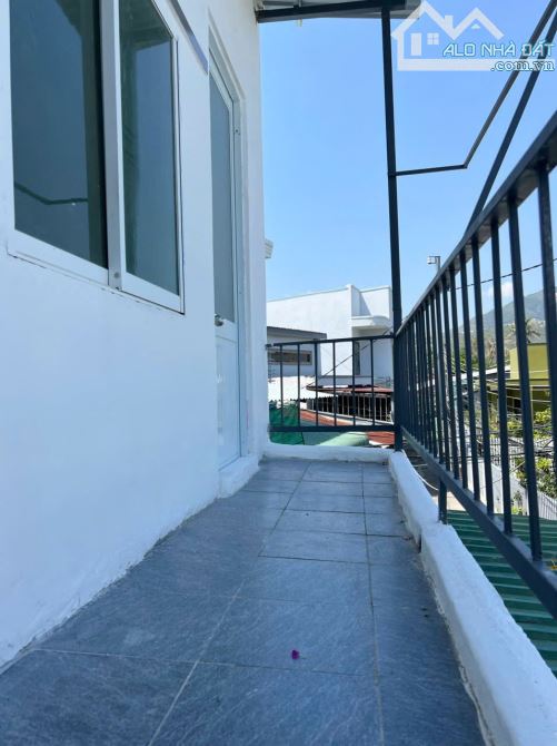 NHÀ VĨNH THẠNH CHỢ GA CÁCH 23/10 CHỈ 100M VỀ TTTP CHỈ 5P KHU DÂN CÚ ĐÔNG ĐÚC TIỆN ÍCH ĐẦY - 5