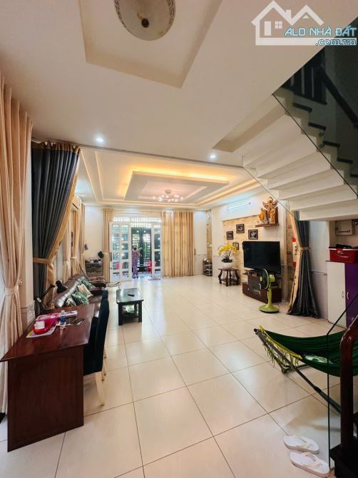 Bán Villas HXH Đường Thích Quảng Đức P.5 Q.PN - 7 x 19m nở hậu 9m. 4Tầng Chỉ 160tr/m2 - 5