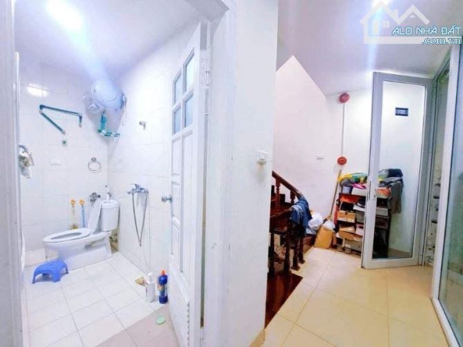 BÁN GẤP SIÊU PHẨM ĐỐNG ĐA Ô TÔ TRÁNH KD GIÁ TỐT - 5
