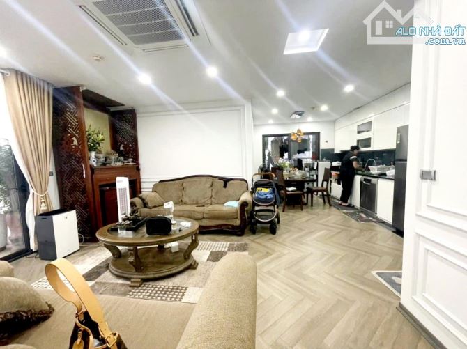Bán gấp CCCC Tây Hà Tower - NT siêu xịn mịn - 3PN - 2WC - Khách bếp cực đẹp - sổ xịn - 122 - 5
