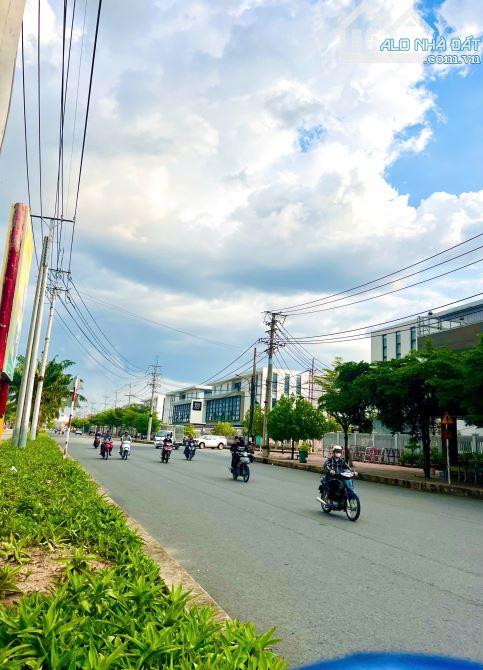 Chính chủ bán cặp 260m2 đối diện KCN Ponchen thích hợp xây trọ hoặc kho - Full thổ cư 100% - 5