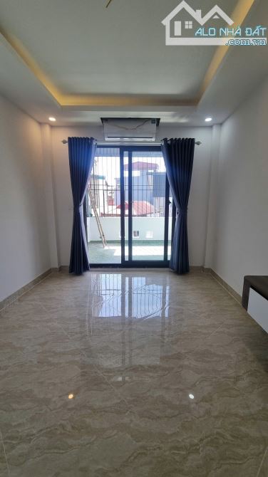 Thịnh Hào Đống Đa. 6 Tầng THANG MÁY, DT 40m2, Mặt Tiền 3.5m. Giá Siêu Hiếm 8.2 Tỷ - 5