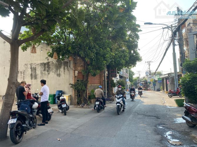 Bán lô đất MT đường số 12 Tăng Nhơn Phú B. 7 x 20 = 140m2 10.5 tỷ - 5