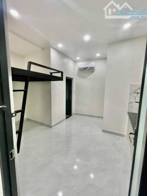 Bán CHDV Ngày ĐH Văn Lang, Nguyễn Thái Sơn, Thứ gần 2 tỷ, 10x15m, 2x tỷ - 5