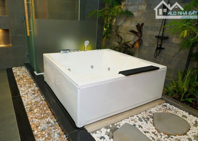 VILLA NGHỈ DƯỠNG SÂN VƯỜN HỒ BƠI - HƠN 700M2 - NGANG 18M - GẦN METRO BÌNH THÁI - 5