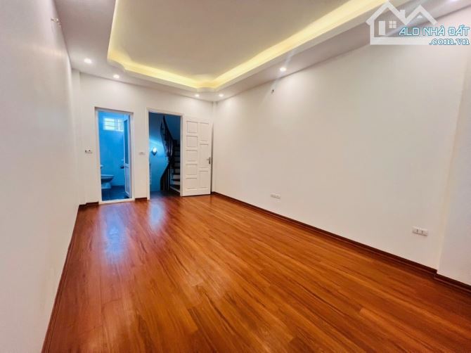 Trần Quốc Vượng 35m2 - 5 tầng-giao thông thuận tiện  7,x tỉ - 5