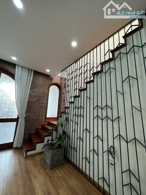 Bán nhà 2 tầng 2 mê KĐT Nam Hoà Xuân đường 10.5m giá tốt - 5