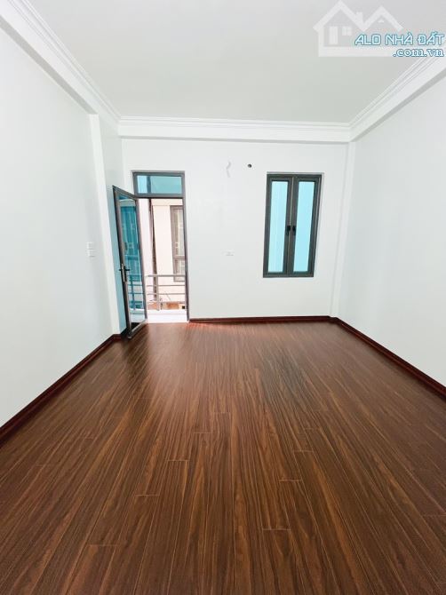 BÁN NHÀ MỚI PHỐ LĨNH NAM , .40m² x 5 TẦNG GIÁ NHỈNH 7 TỶ - 5